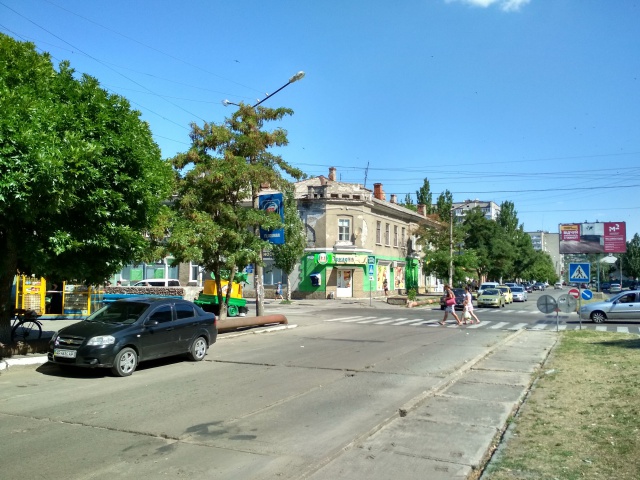 Холдер 0.95x1.95,  Центральна вул. / Перемоги вул. (перехрестя)
